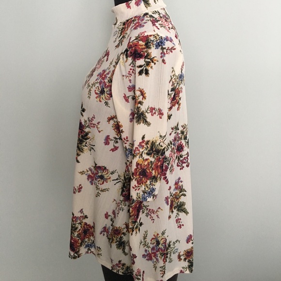 H.I.P. Mock Neck Top - Picture 2 of 4